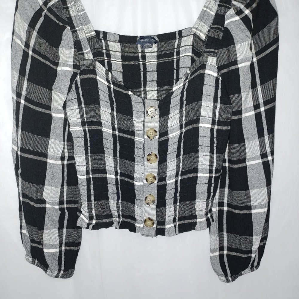 AMERICAN EAGLE OUTFITTERS WOMEN'S CROPPED PLAID PRINT TOP